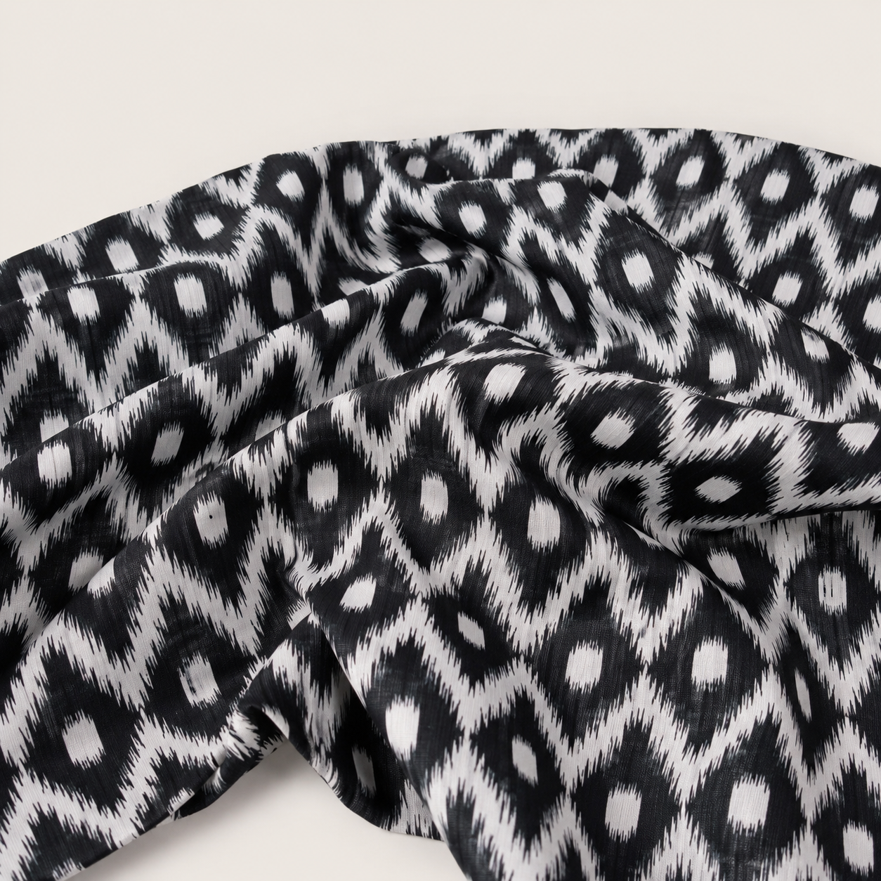 Black & White Geometric Printed 2-Piece Suit