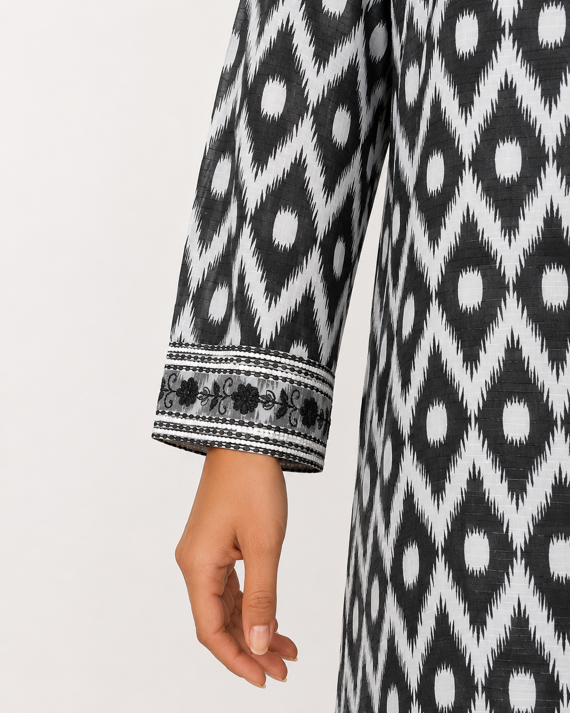 Black & White Geometric Printed 2-Piece Suit
