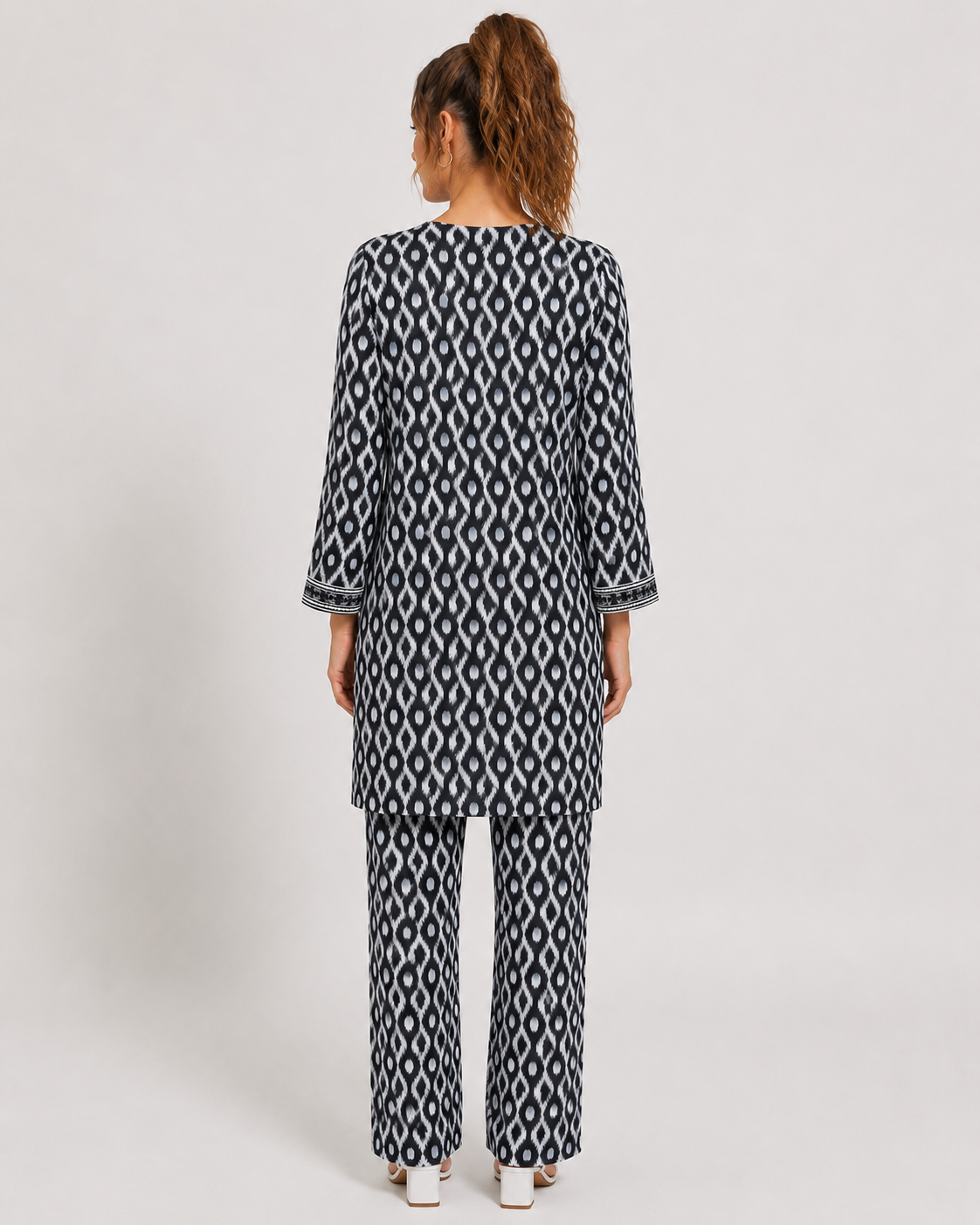 Black & White Geometric Printed 2-Piece Suit